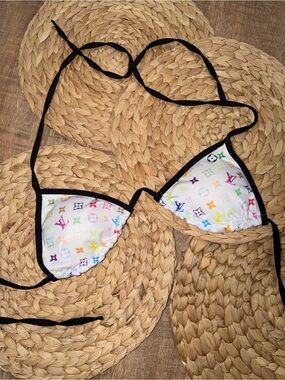 Women's LV Bikini Top 🌈